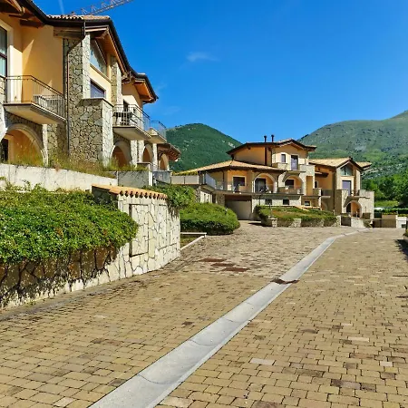 Ferienhaus Alluring Holiday In With Garden Scanno