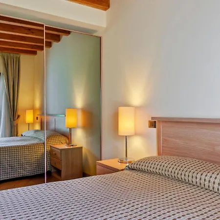 Ferienhaus Alluring Holiday In With Garden